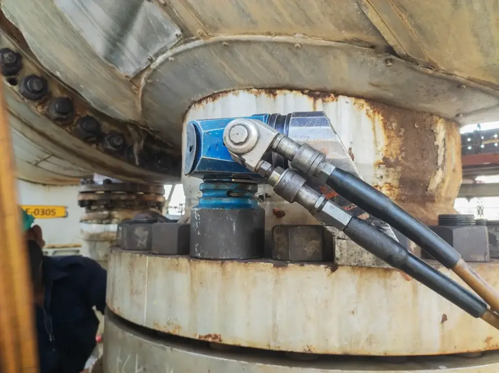 Torquing and Tensioning